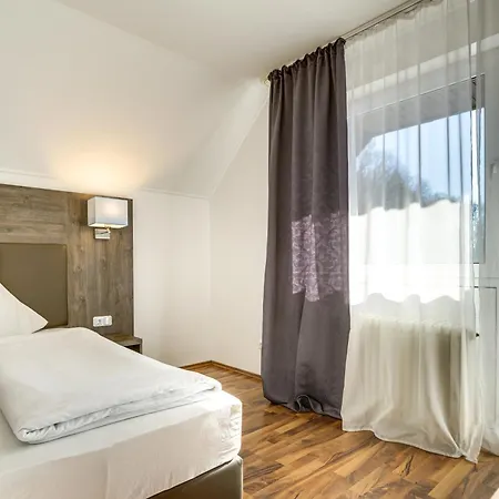 Relais Koenigsberg 2*